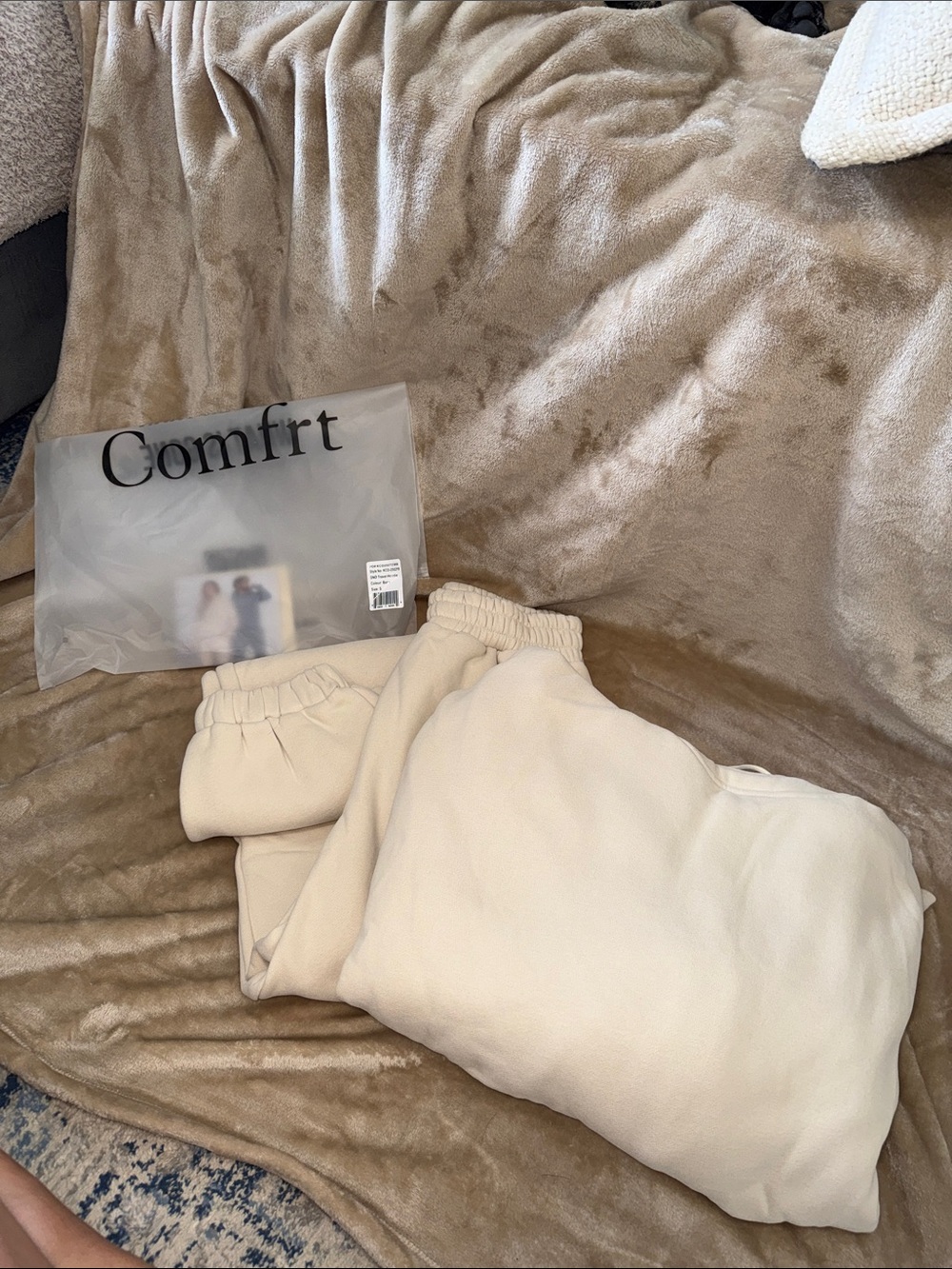 Comfort Women’s Cream Jogger Sweatpants & Sweatshirt Bundle
